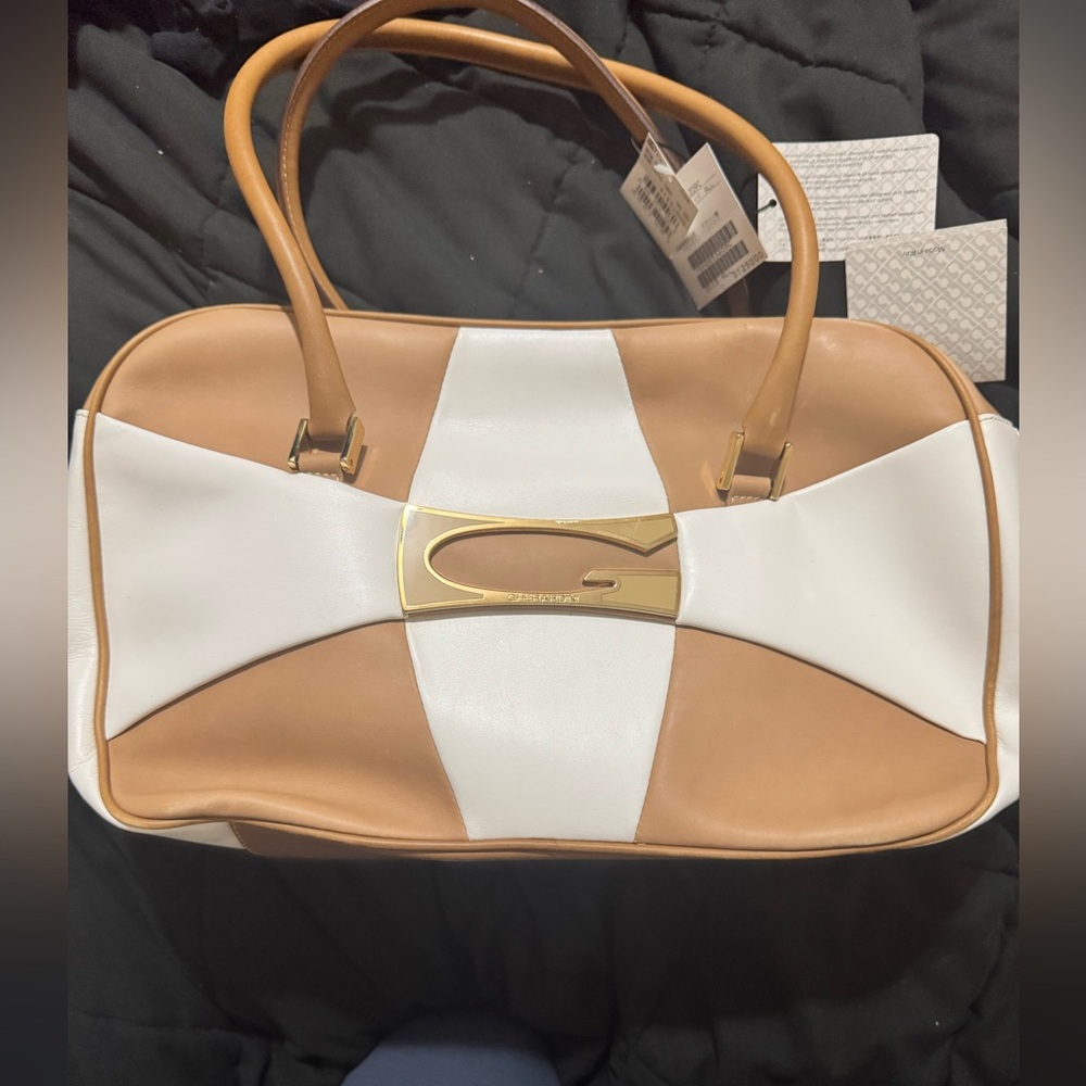 Gherardini White/ Brown Leather Handbag 7,4 X 12.6X 2,56 (LenghtX HeightX Width)